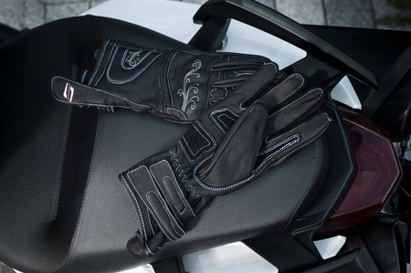 Rękawice motocyklowe turystyczne Shima MODENA czarny