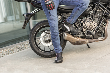 Buty motocyklowe sportowe krótkie Shima SX-6 biały