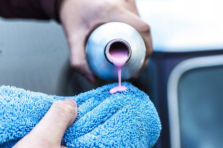 MUC-OFF 947 Miracle Shine – Preparat Polerująco-Zabezpieczający Na Bazie Wosku Carnauba, 500ML