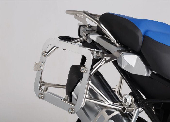 Zestaw adapterów SW-MOTECH na oryginalne stelaże boczne Bmw R1200GS Lc Adv